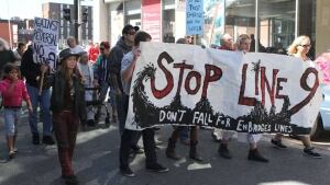 hi-enbridge-protest