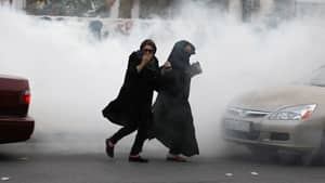 si-bahrain-tear-gas-300-rtr311di