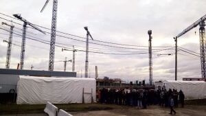 li-muhc-workers-620-8col