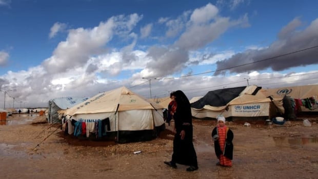 hi-refugee-cp-03809169