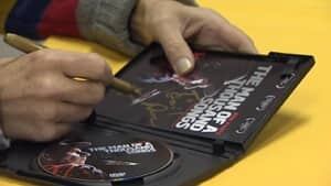nl-ron-hynes-signs-20121202