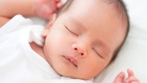 hi-852-sleeping-baby-istock_000013467438small