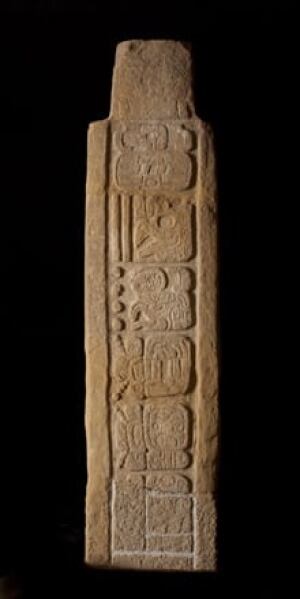 si-220-maya-stela