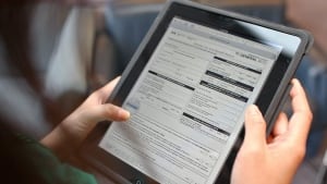 hi-taxform-ipad-hands-852