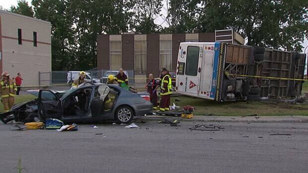hi-mlt-bus-crash-5-8col