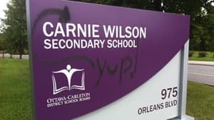si-ott-carniewilson-sign-30