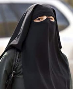 si-220-niqab-montreal-04981196