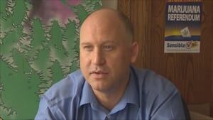 mi-bc-130908-dana-larsen-pot-petition