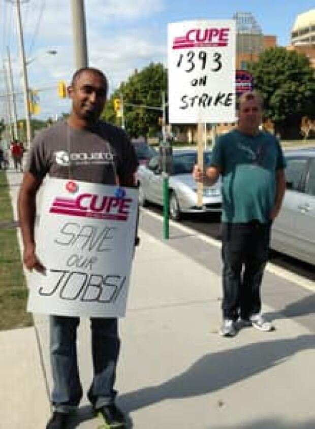 Some University of Windsor faculty honours CUPE picket ...