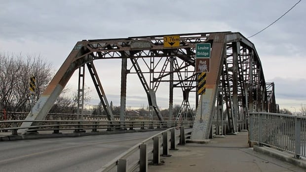 Winnipeg's Louise Bridge to close Friday for repairs