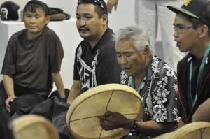 Dene hand games