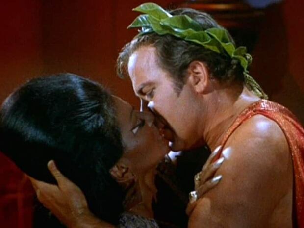 First scripted interracial kiss on TV