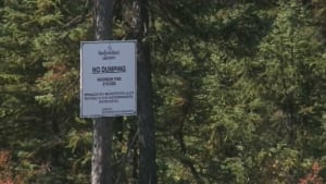 No dumping sign Wabush 20130920