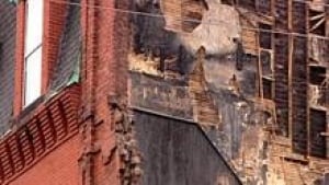 nb-lantern-house-wall-220