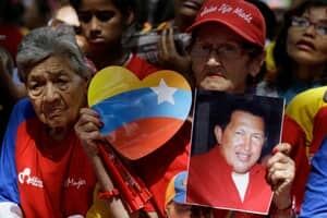 si-chavez-supporters-300-03