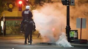 300-montreal-horse-cp026686
