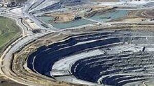 hi-bc-121001-open-pit-mine-3col