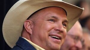 si-cgy-garth-brooks