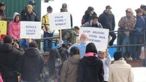 mi-coral-harbour-food-protest2