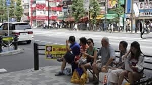 mi-chinese-tourists300-cp03
