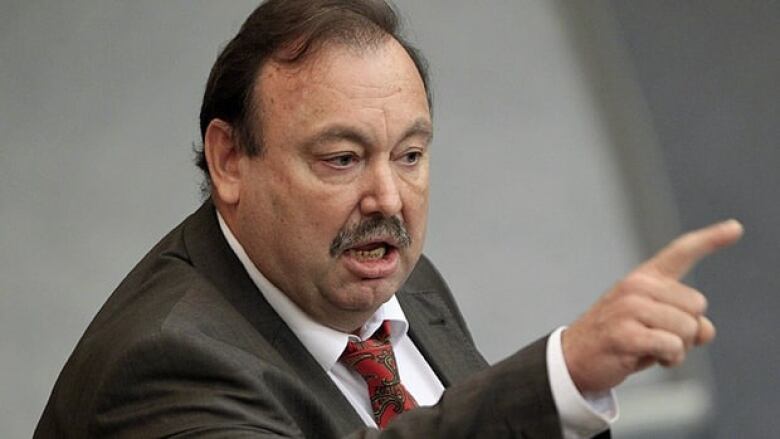 Anti-Putin politician booted from Russian parliament | CBC News