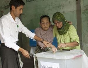 hi-burma-vote-afp