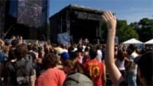 ns-li-peas-concert-620