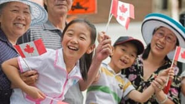 hi-happycanadians-852-4col
