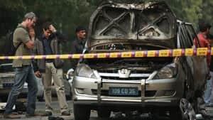 in-300-car-attacked-cp