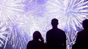 hi-bc-120802-vancouver-fireworks
