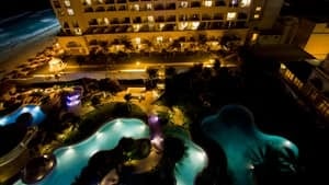 mexico-resort-night