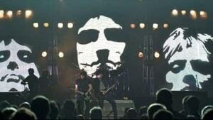 hi-queen-tribute-8col