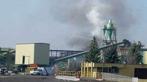 hi-bc-120424-lakeland-mill-fire-4col