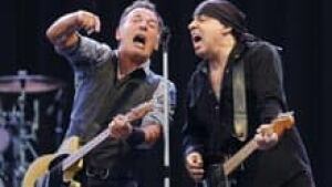si-nb-springsteen-03122673-220