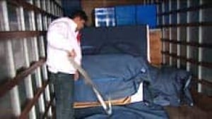 mi-bc-120116-go-pubilc-moving-extortion-furniture