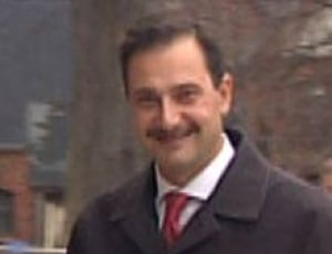 pe-si-ghiz-moustache852_1