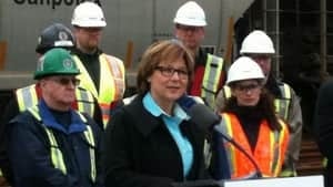hi-bc-120402-christy-clark-gateway-clarke-4col