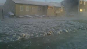mi-iqaluit-house-water