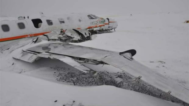hi-plane-on-ground-with-snow