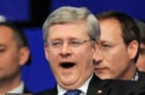 si-harper-yawn-160
