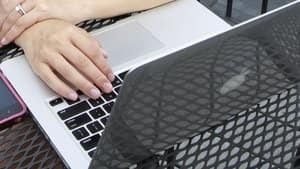hi-852-computer-voting-4col