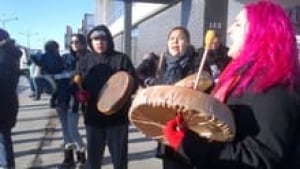 hi-treaty7idle-211212-3col