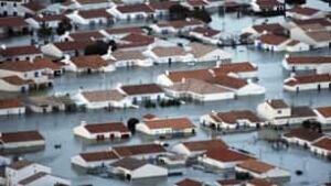 flooded_houses-cp-RTR2B3Q0