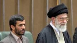 220-iran-khameni-1116369