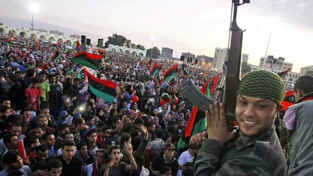 li-benghazi-crowd-01493547