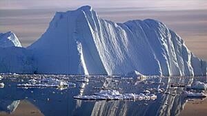 mi-iceberg-300-climate-melt-rtr1hk22