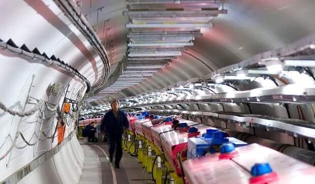 li-620-cern-neutrino-source-01329121