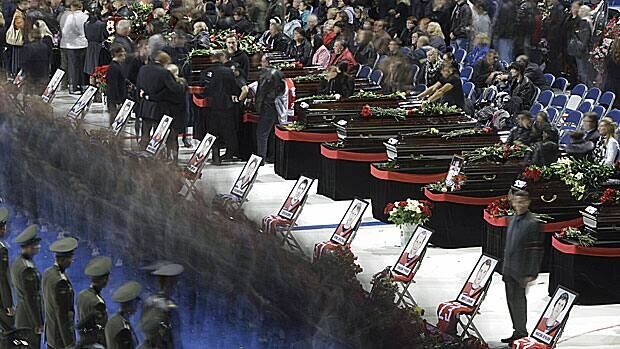 li-russia-funeral-ap-012498