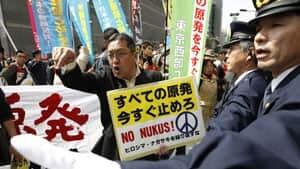 ip-japanprotest-rtr2kmq7