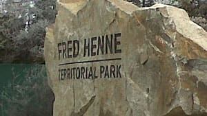mi-fred-henne-sign